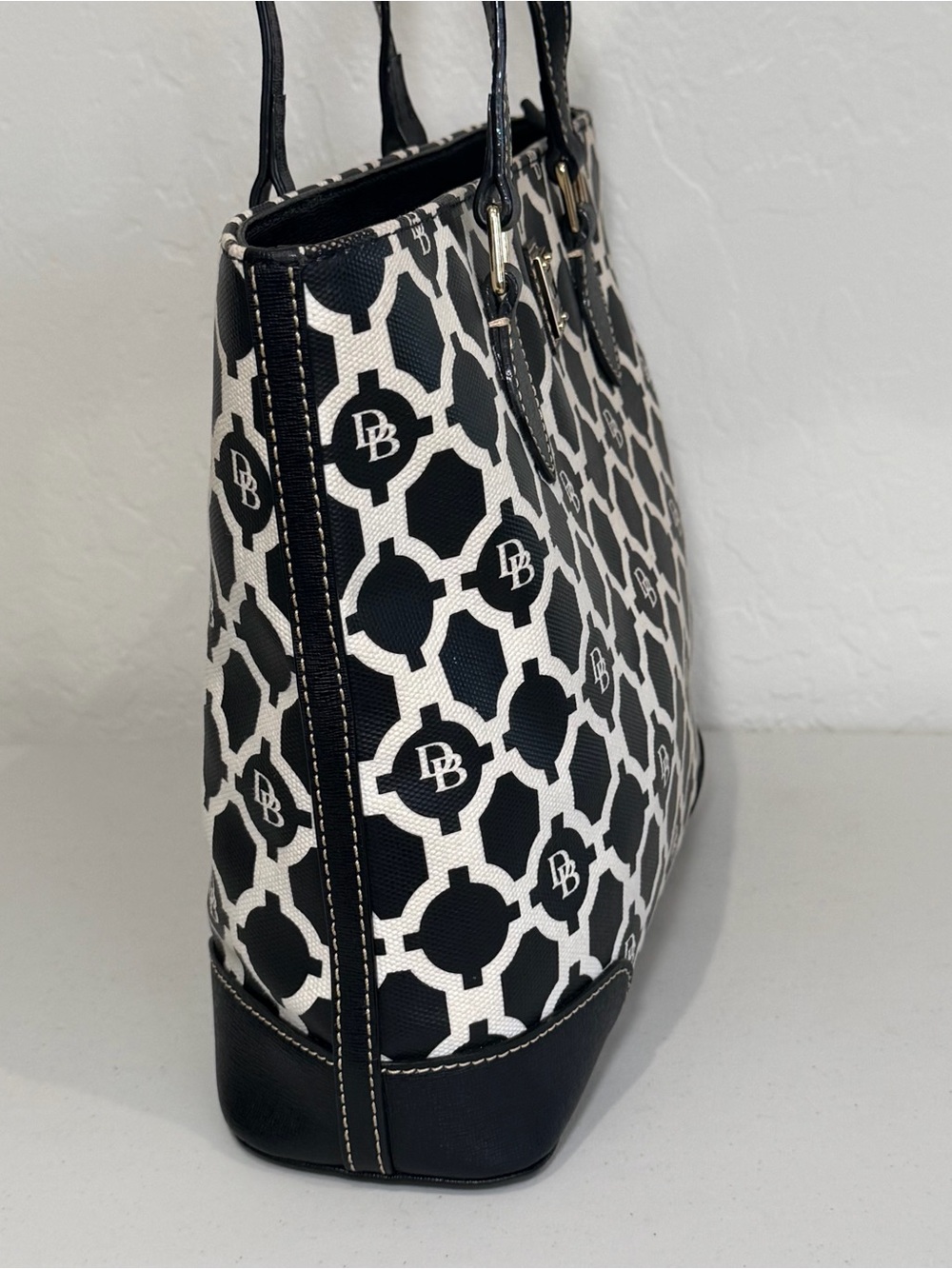 Dooney & Bourke Sanibel Richmond Shopper Tote - Picture 4 of 15
